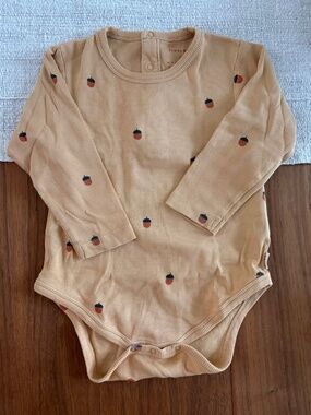 TinyCottons acorn bodysuit